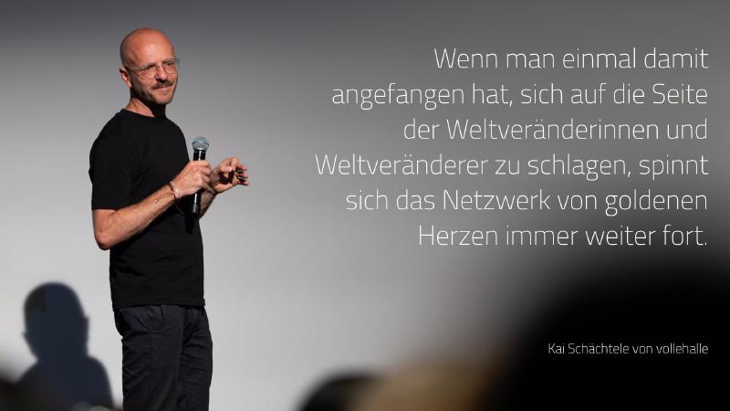 Kai Schächtele bei seinem Auftritt mit vollehalle in Erlangen im September 2023